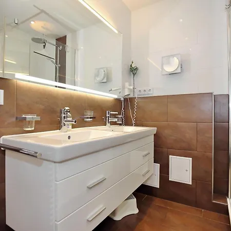 Apartment Haus Am Park 44 *